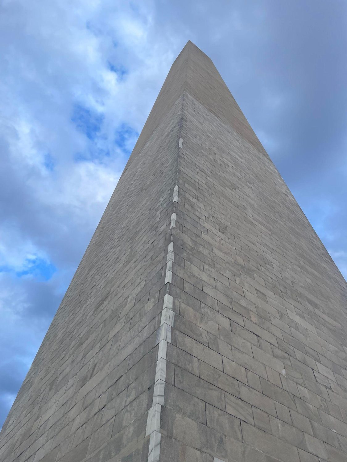 The Washington Monument, showing the horizontal band where the marble color shifts